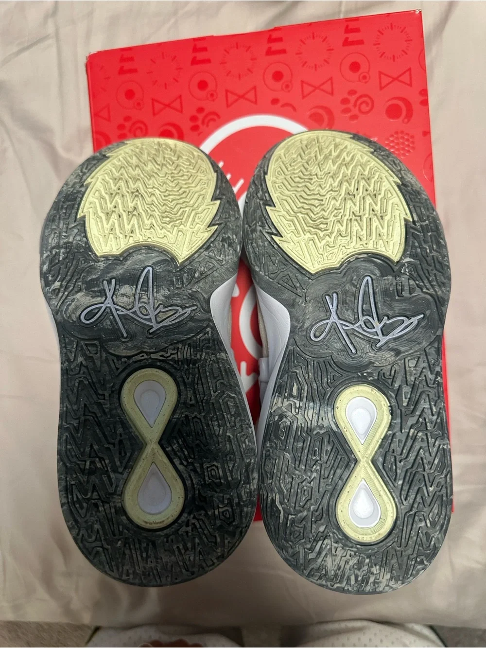 Nike Kyrie Irving 8 Infinity Sz 5.5Y/7W OG ALL